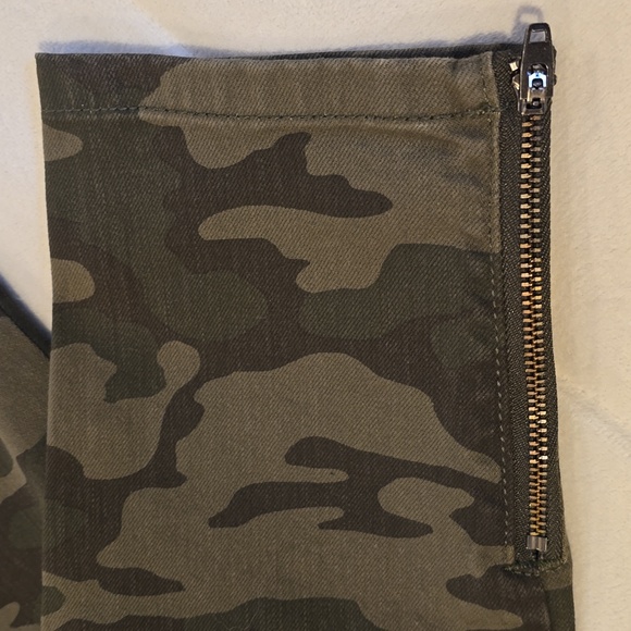 Calvin Klien Camo Ankle Jeans NWT - Picture 4 of 5